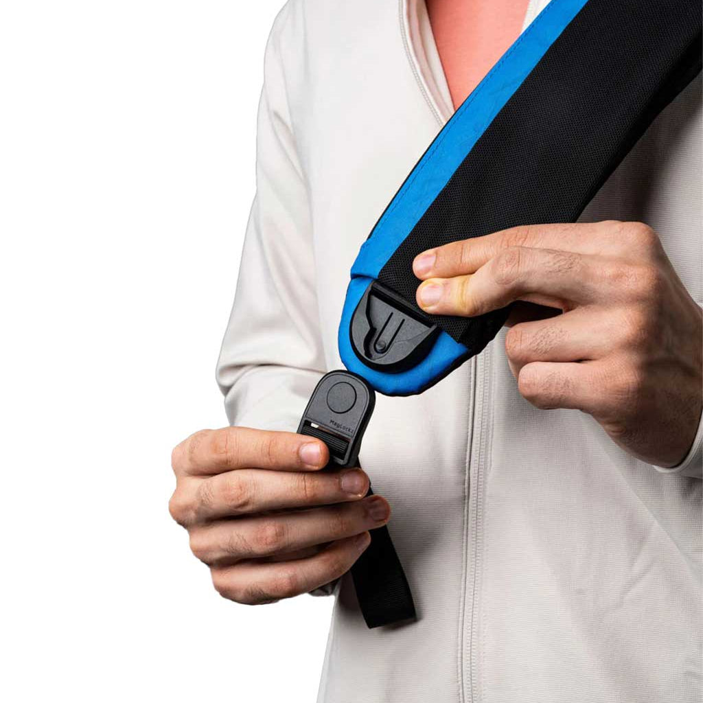 Metro Crossbody | Left Shoulder Alpaka AA010550603 Sling Bags One Size / Bahama Blue | X-Pac VX21