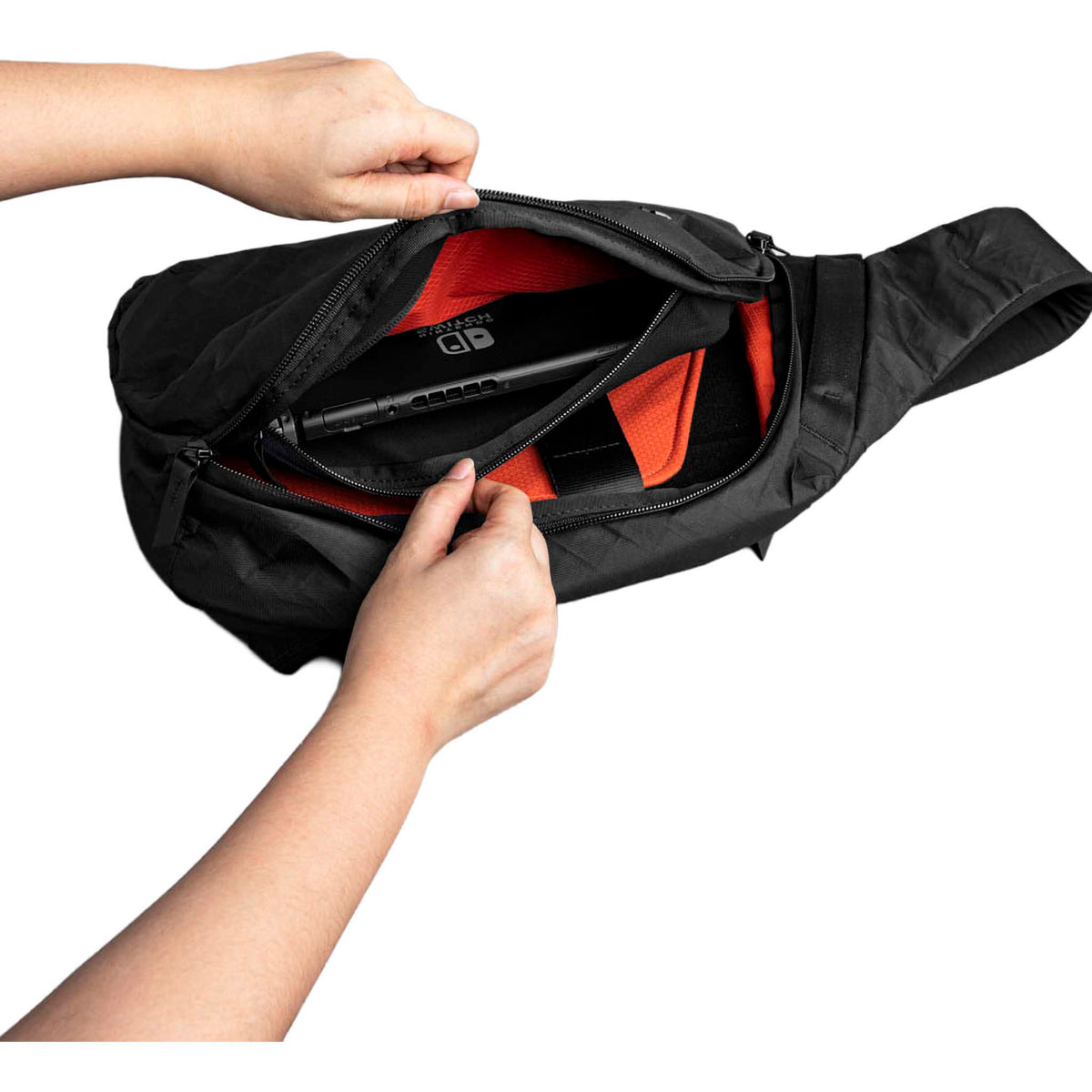 Metro Crossbody | Left Shoulder Alpaka AA010550130 Sling Bags One Size / Black Ultradyne 100D