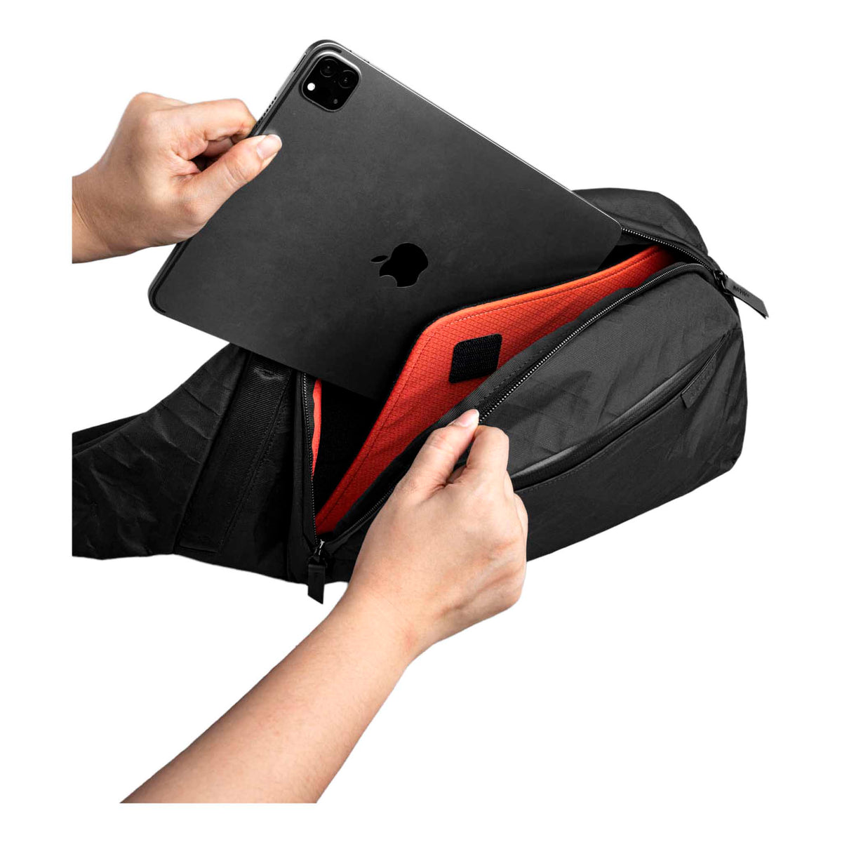 Metro Crossbody | Left Shoulder Alpaka AA010550130 Sling Bags One Size / Black Ultradyne 100D