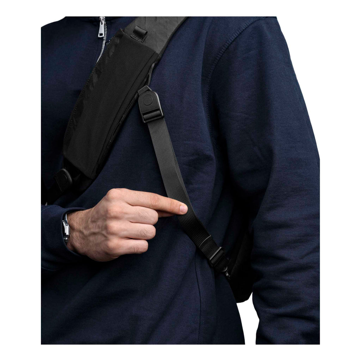 Metro Crossbody | Left Shoulder Alpaka AA010550130 Sling Bags One Size / Black Ultradyne 100D