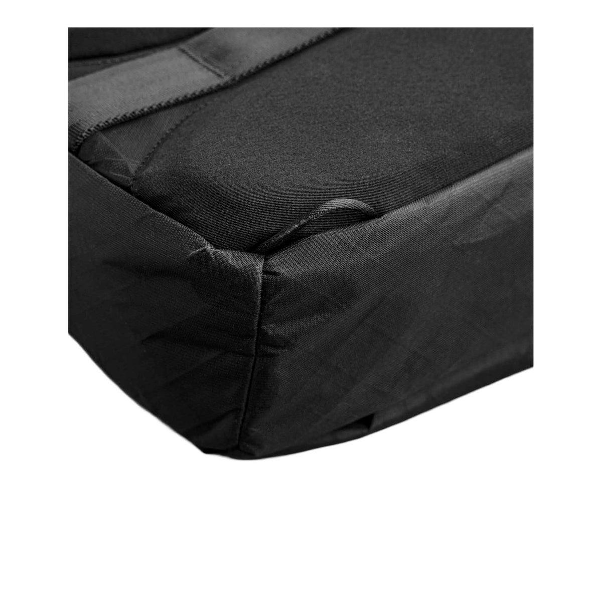 Metro Crossbody | Left Shoulder Alpaka AA010550130 Sling Bags One Size / Black Ultradyne 100D