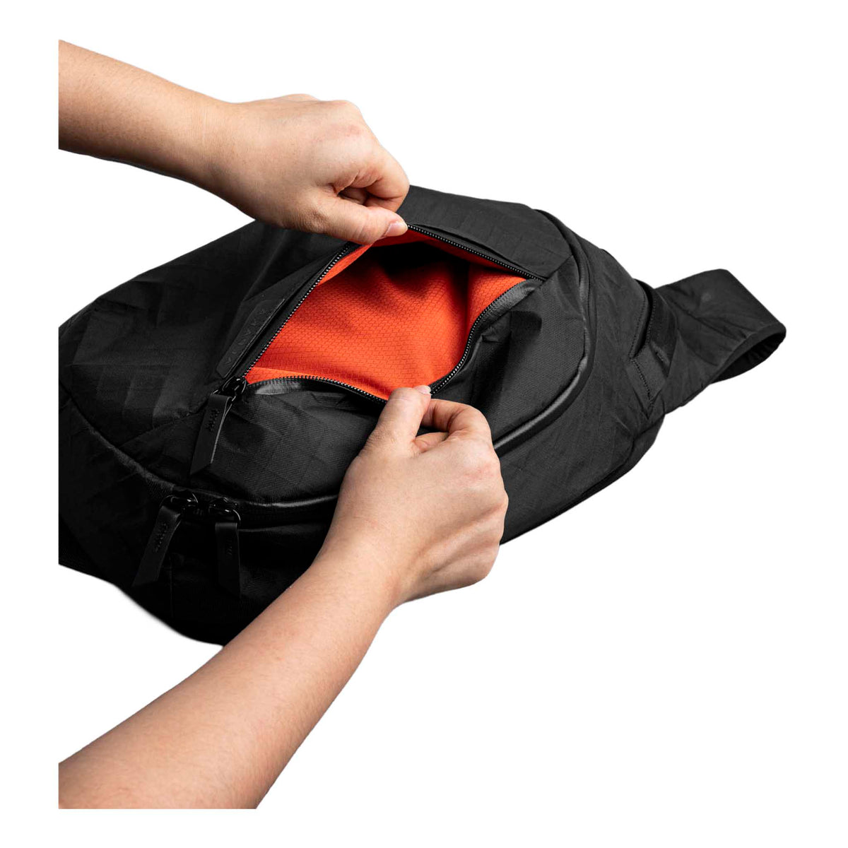 Metro Crossbody | Left Shoulder Alpaka AA010550130 Sling Bags One Size / Black Ultradyne 100D