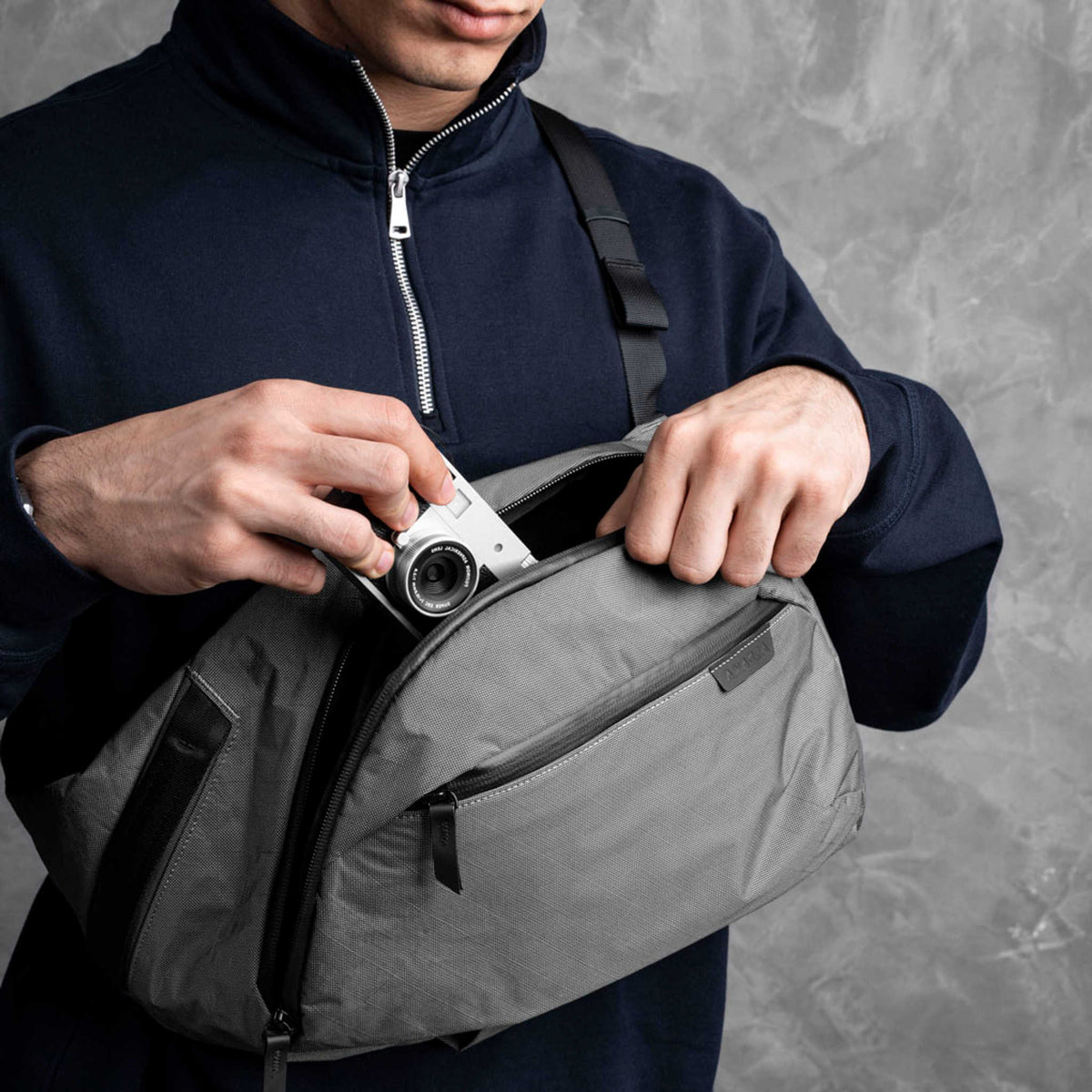 Metro Crossbody | Left Shoulder Alpaka AA010550230 Sling Bags One Size / Grey Ultradyne 100D