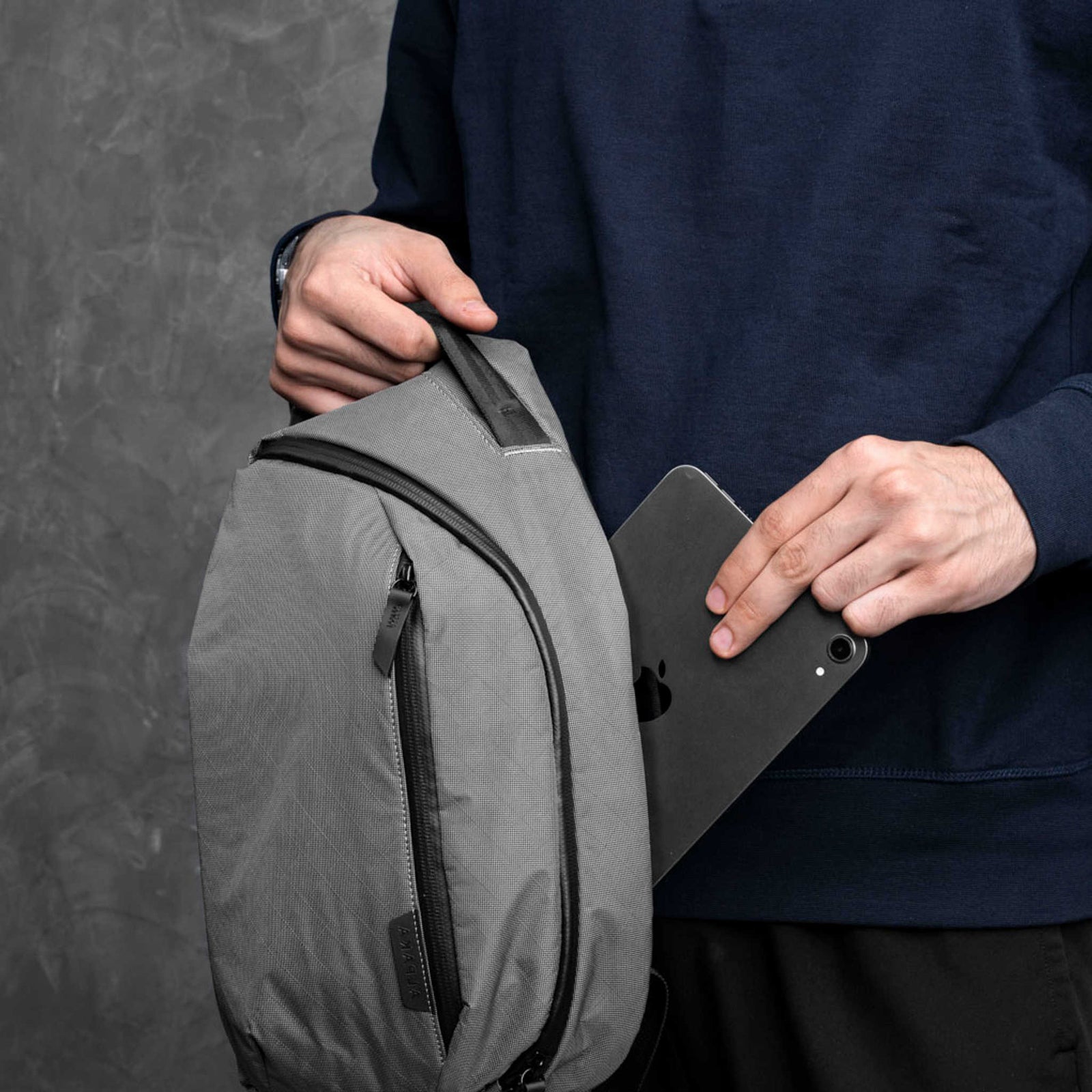 Metro Crossbody | Left Shoulder Alpaka AA010550230 Sling Bags One Size / Grey Ultradyne 100D