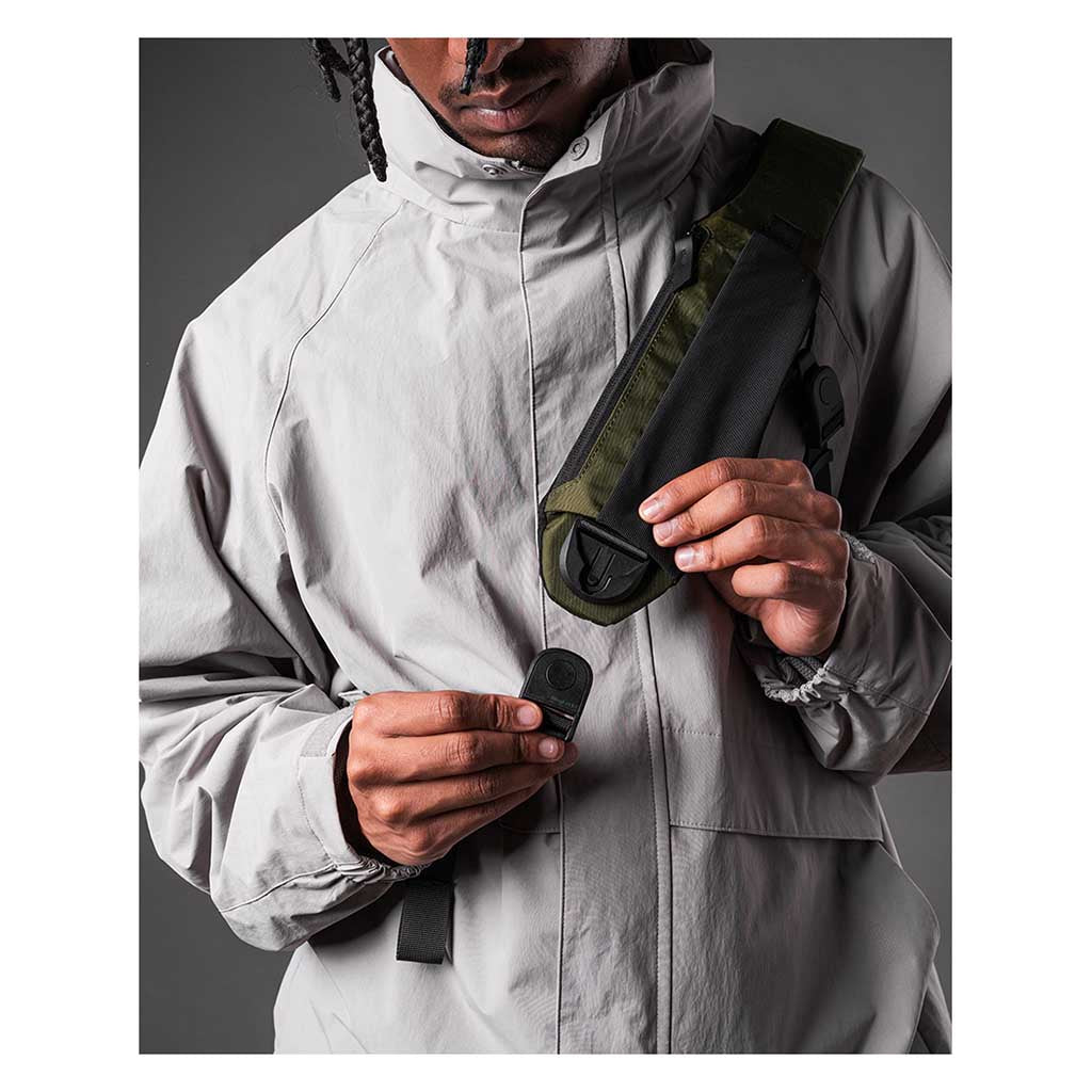 Metro Crossbody | Left Shoulder Alpaka AA010550507 Sling Bags One Size / Olive Green | X-Pac X42