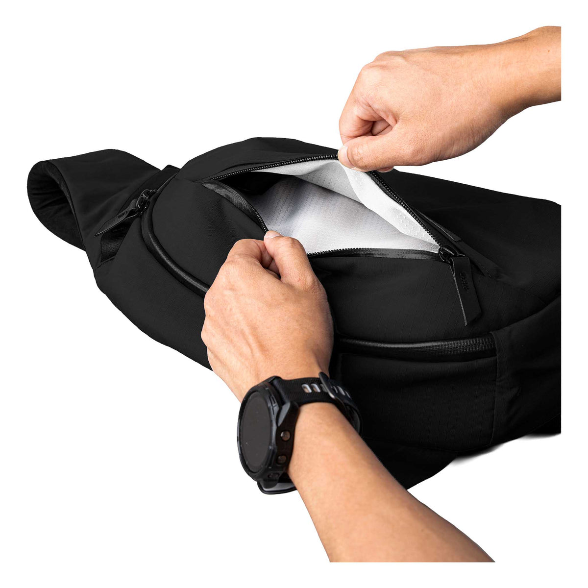 Metro Crossbody | Right Shoulder Alpaka AA010560118 Sling Bags One Size / Black | Axoflux 210D