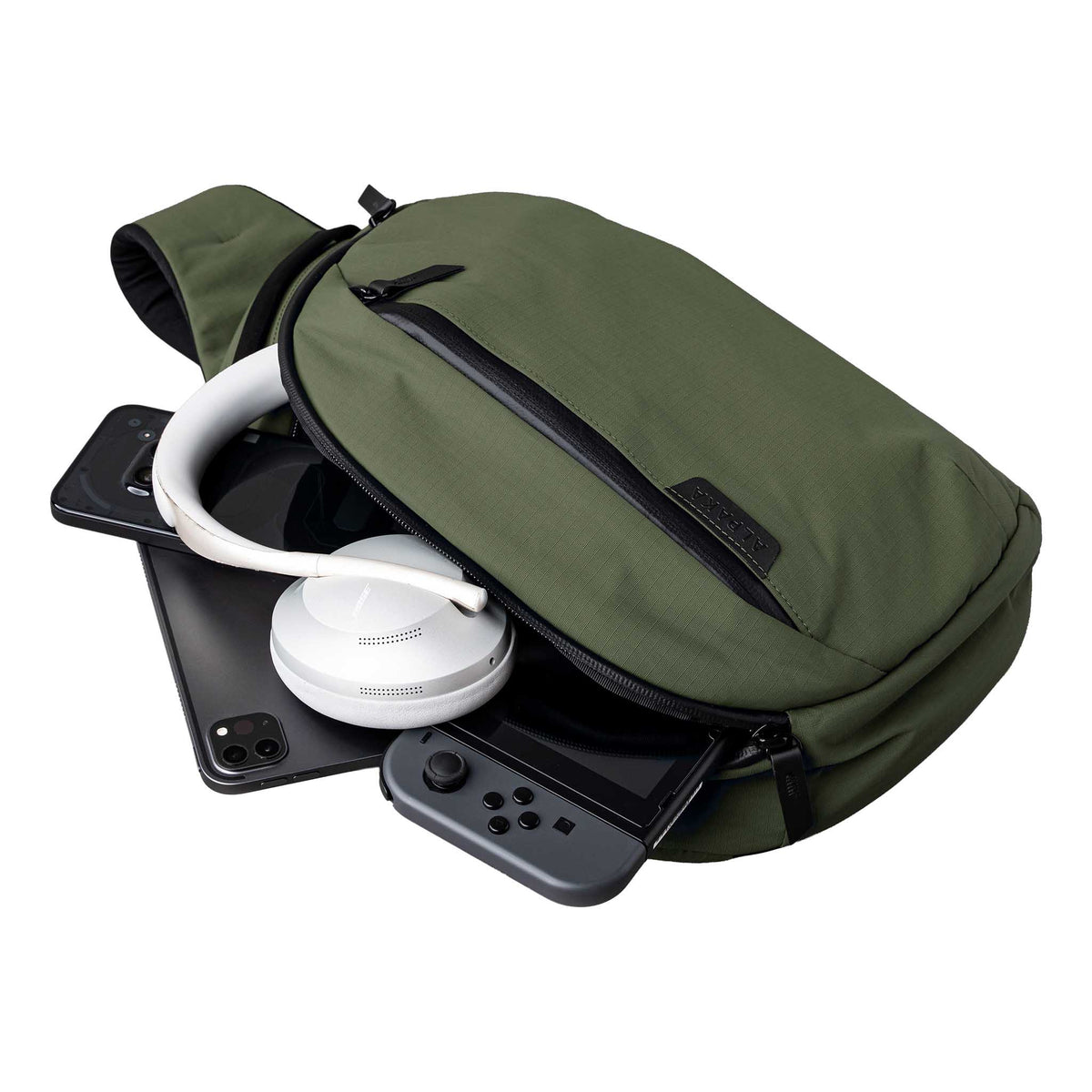 Metro Crossbody | Right Shoulder Alpaka AA010560518 Sling Bags One Size / Green | Axoflux 210D