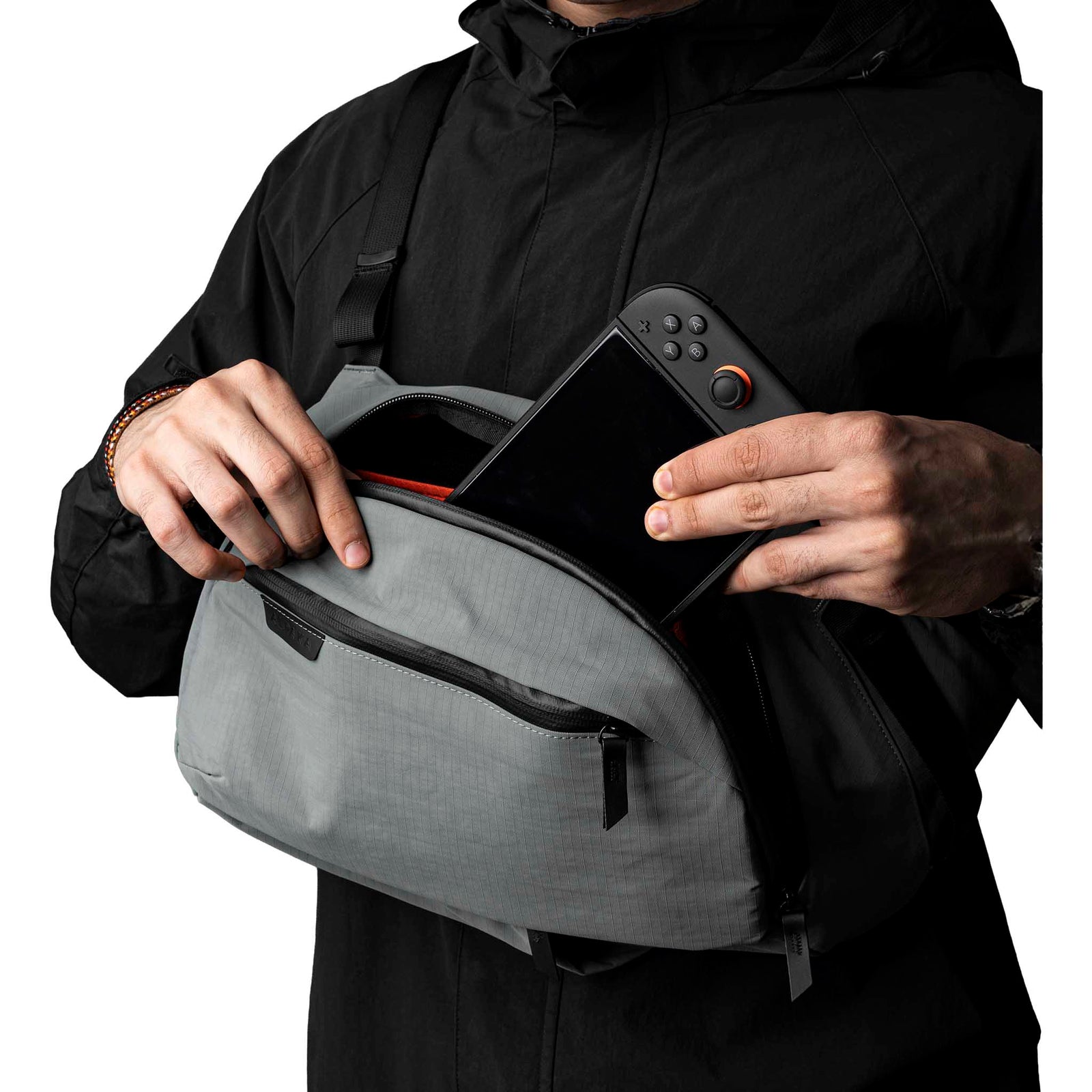 Metro Crossbody | Right Shoulder Alpaka AA010560218 Sling Bags One Size / Grey | Axoflux 210D
