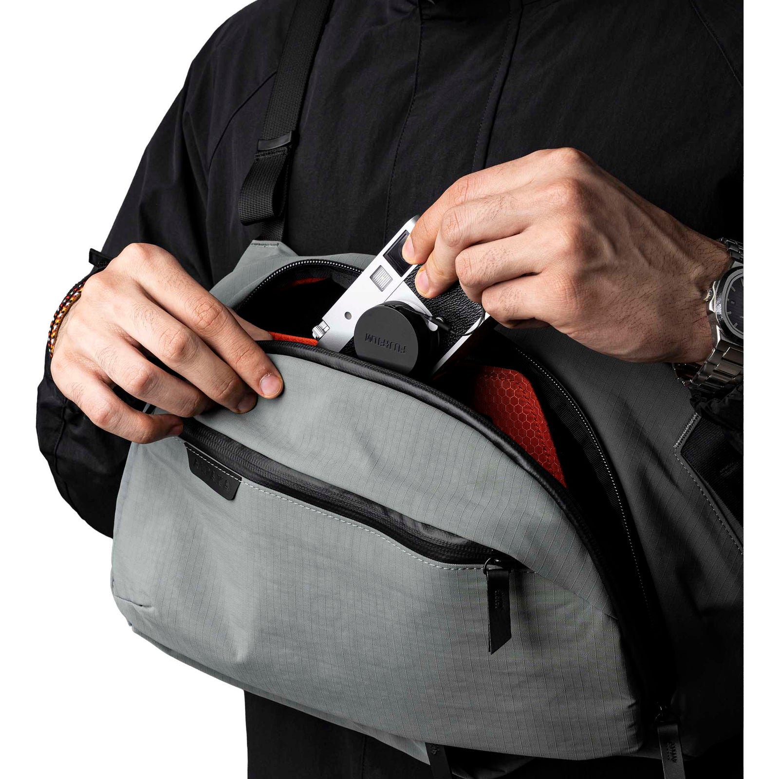 Metro Crossbody | Right Shoulder Alpaka AA010560218 Sling Bags One Size / Grey | Axoflux 210D