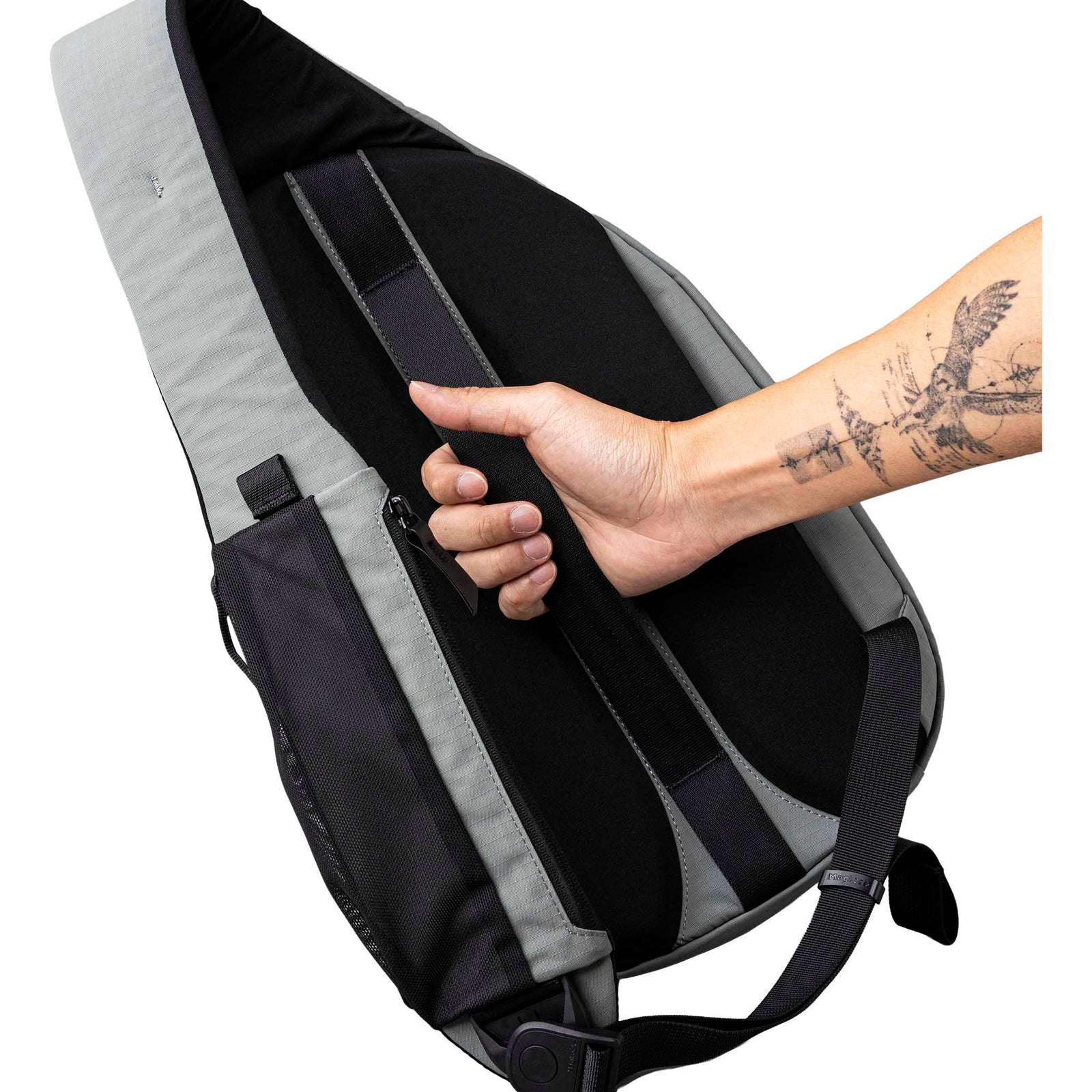Metro Crossbody | Right Shoulder Alpaka AA010560218 Sling Bags One Size / Grey | Axoflux 210D