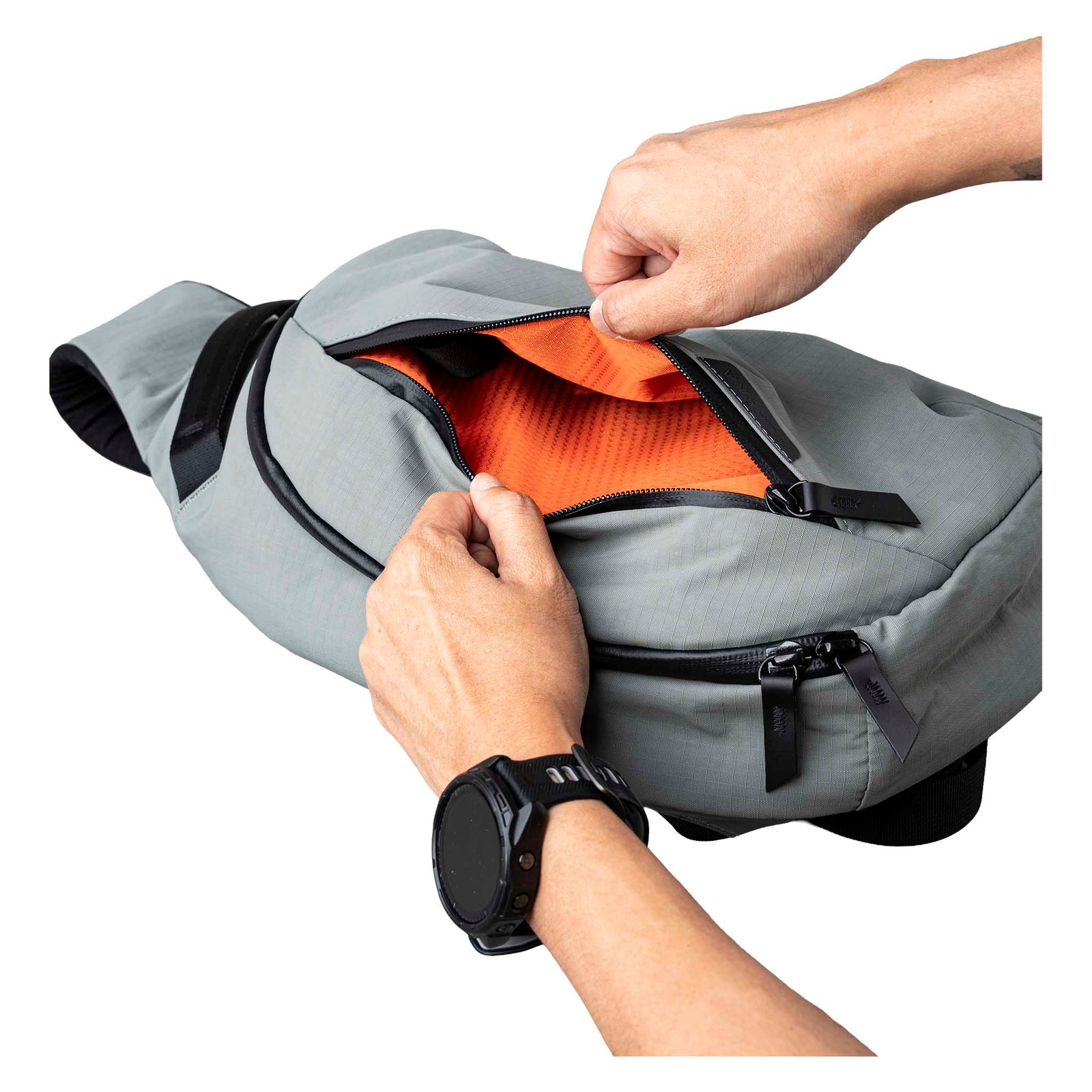 Metro Crossbody | Right Shoulder Alpaka AA010560218 Sling Bags One Size / Grey | Axoflux 210D