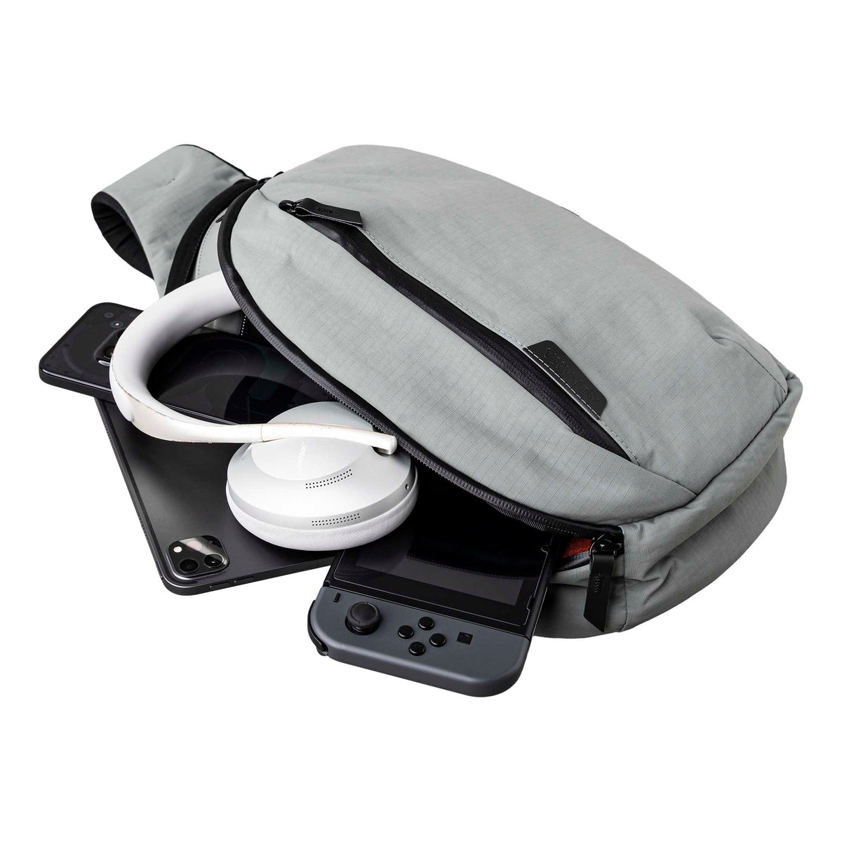 Metro Crossbody | Right Shoulder Alpaka AA010560218 Sling Bags One Size / Grey | Axoflux 210D