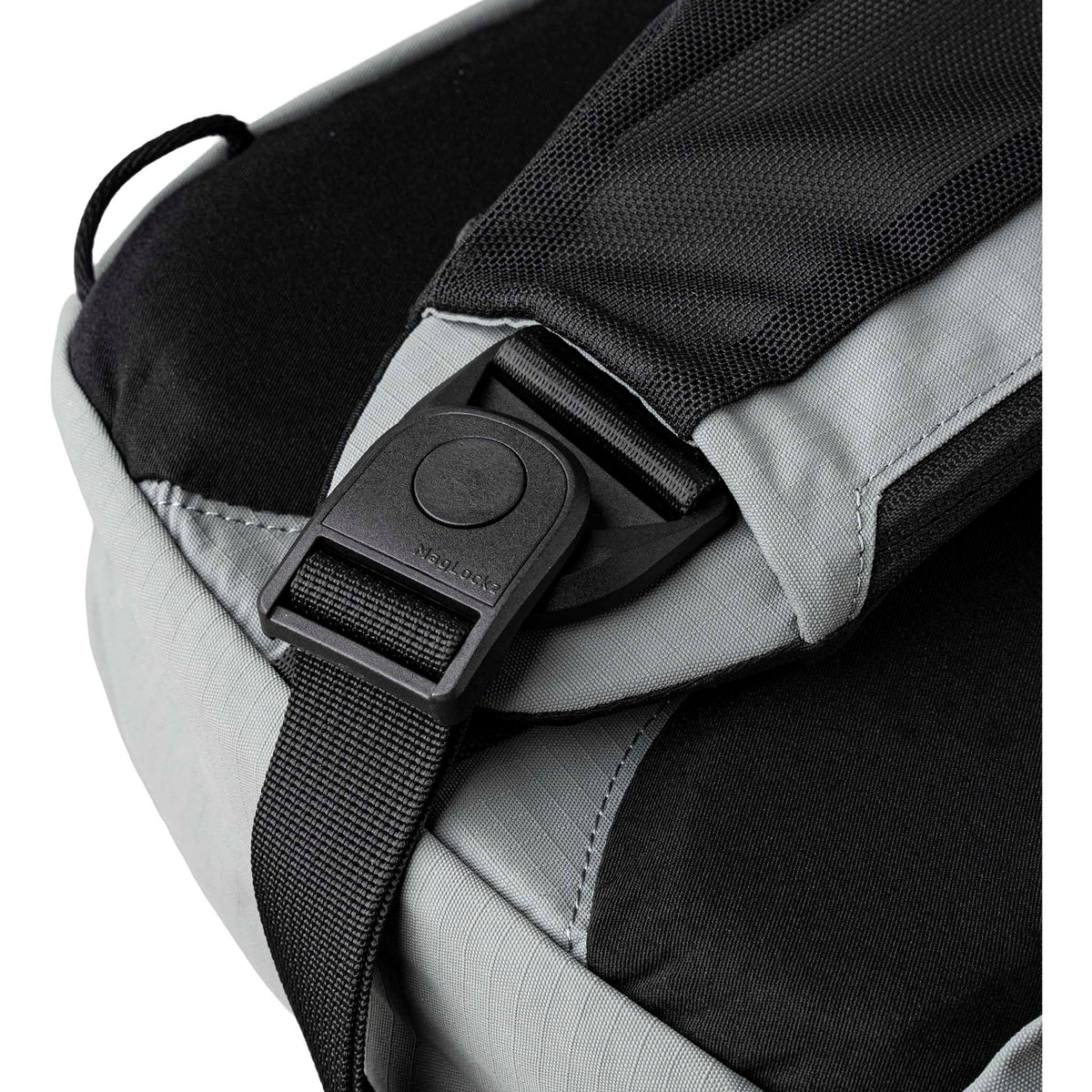 Metro Crossbody | Right Shoulder Alpaka AA010560218 Sling Bags One Size / Grey | Axoflux 210D