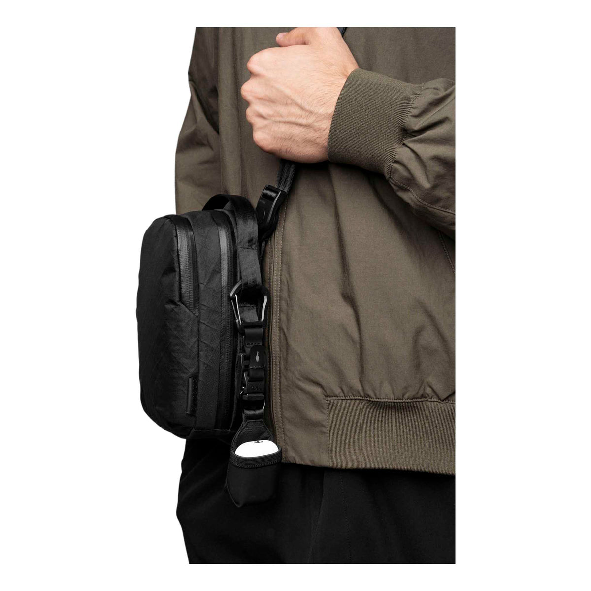 Metro Sling V2 Alpaka AD010630130 Sling Bags 2.5L / Black Ultradyne 100D