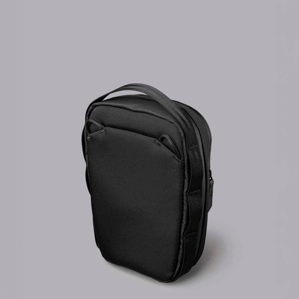 Metro Sling V2 Alpaka AD010630106 Sling Bags 2.5L / Black | X-Pac VX42