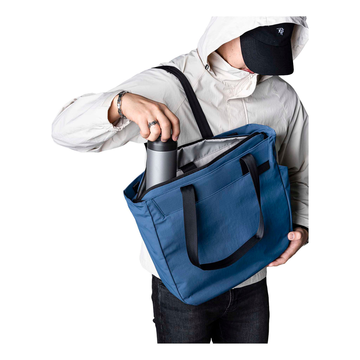Metro Tote Alpaka AA010500618 Tote Bags One Size / Blue | Axoflux 210D
