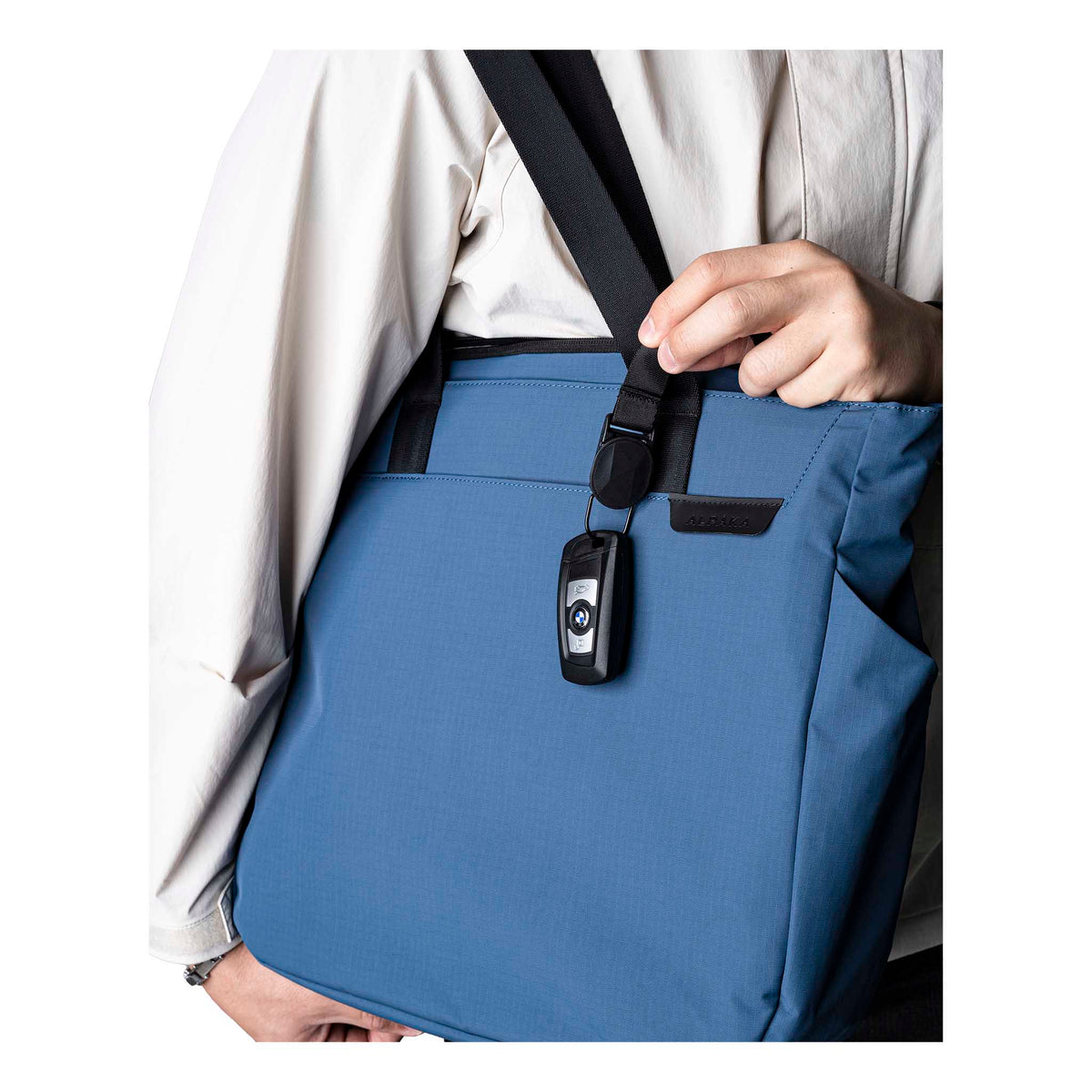 Metro Tote Alpaka AA010500618 Tote Bags One Size / Blue | Axoflux 210D