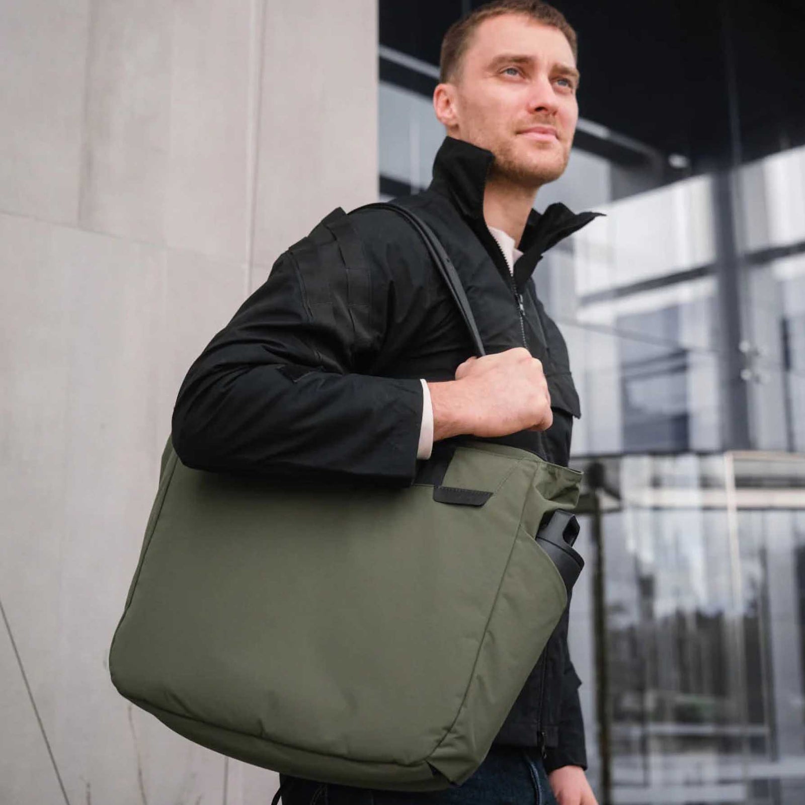 Metro Tote Alpaka AA010500518 Tote Bags One Size / Green | Axoflux 210D