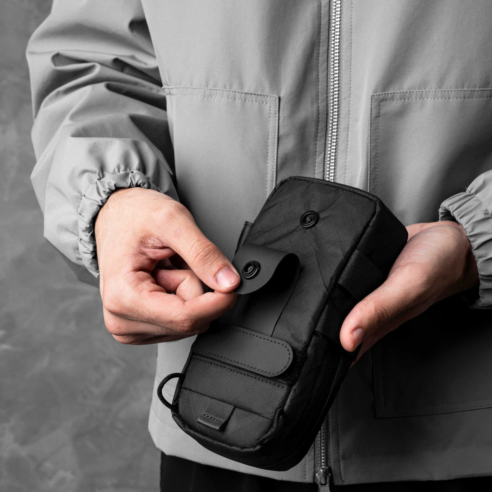 Modular Shoulder Pocket Max Alpaka AD010930130 Phone Pockets Max / Black Ultradyne 100D