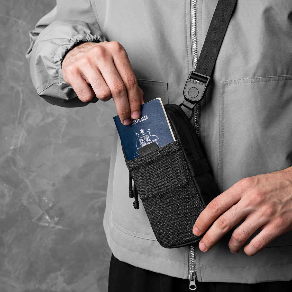 Modular Shoulder Pocket Max Alpaka AD010930130 Phone Pockets Max / Black Ultradyne 100D