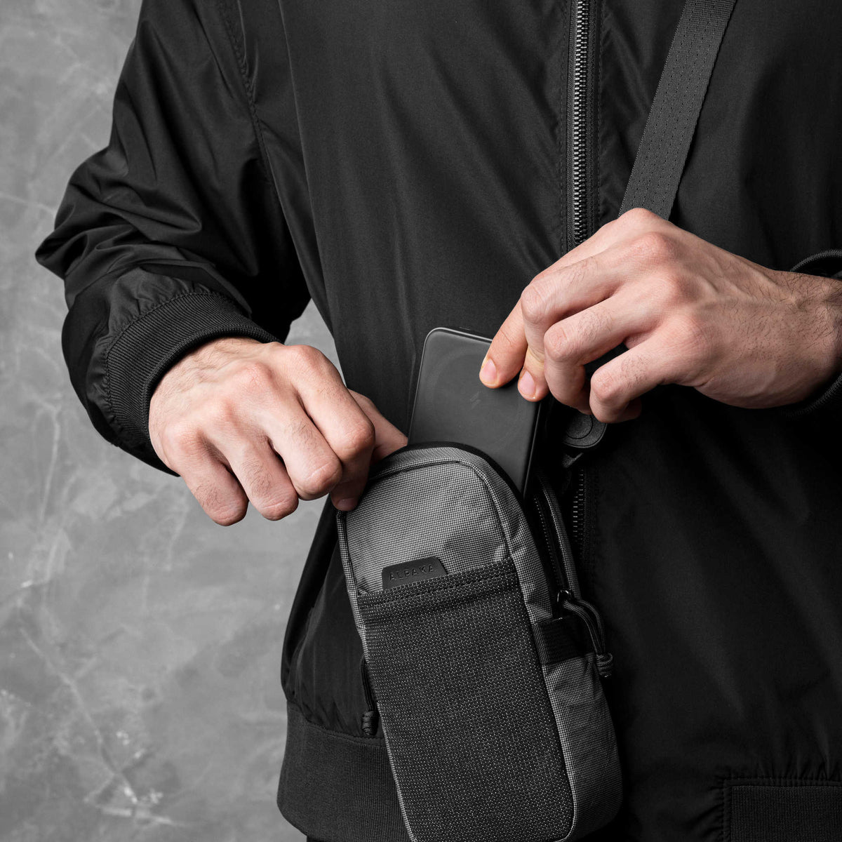 Modular Shoulder Pocket Max Alpaka AD010930230 Phone Pockets Max / Grey Ultradyne 100D