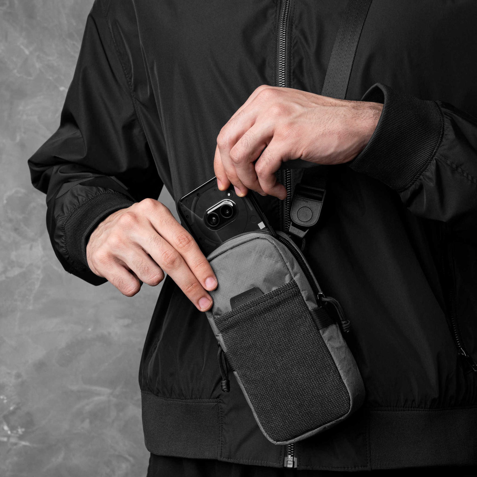 Modular Shoulder Pocket Max Alpaka AD010930230 Phone Pockets Max / Grey Ultradyne 100D