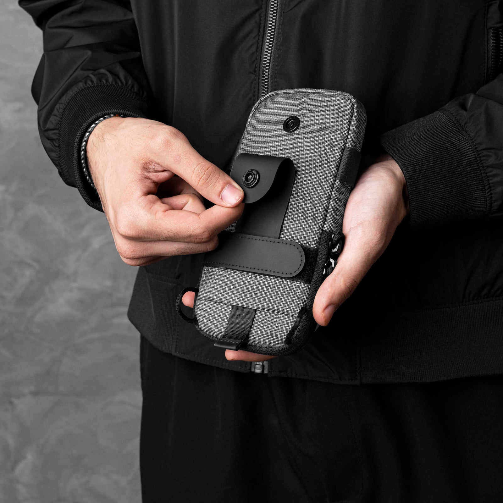 Modular Shoulder Pocket Slim Alpaka AD010920230 Phone Pockets Slim / Grey Ultradyne 100D