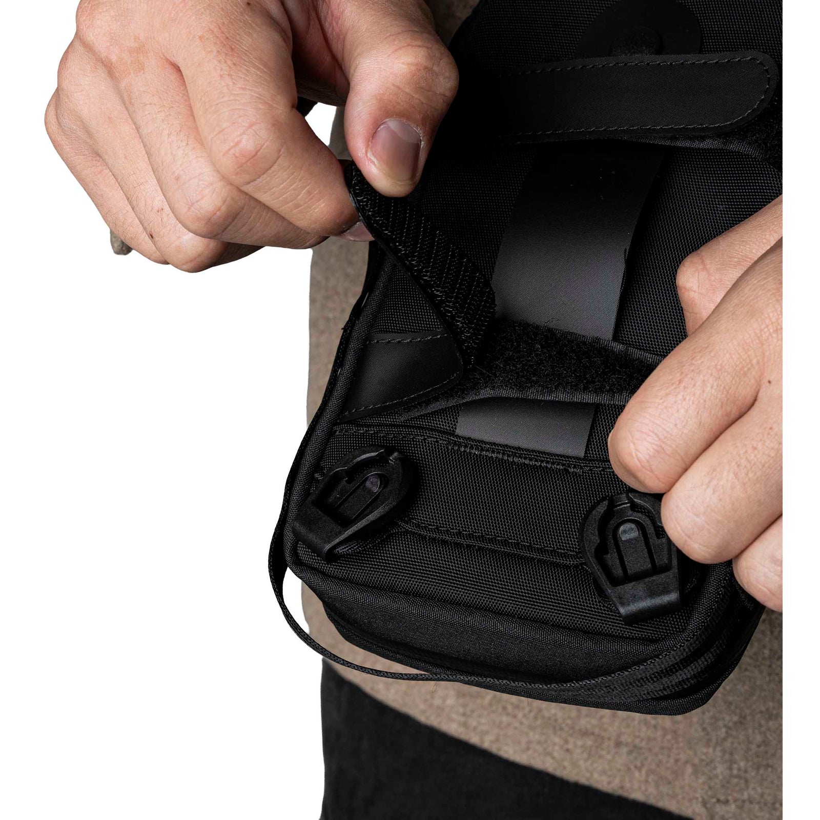 Modular Sling V2 Alpaka AD010740122 Sling Bags One Size / Black | Axogrid 300D
