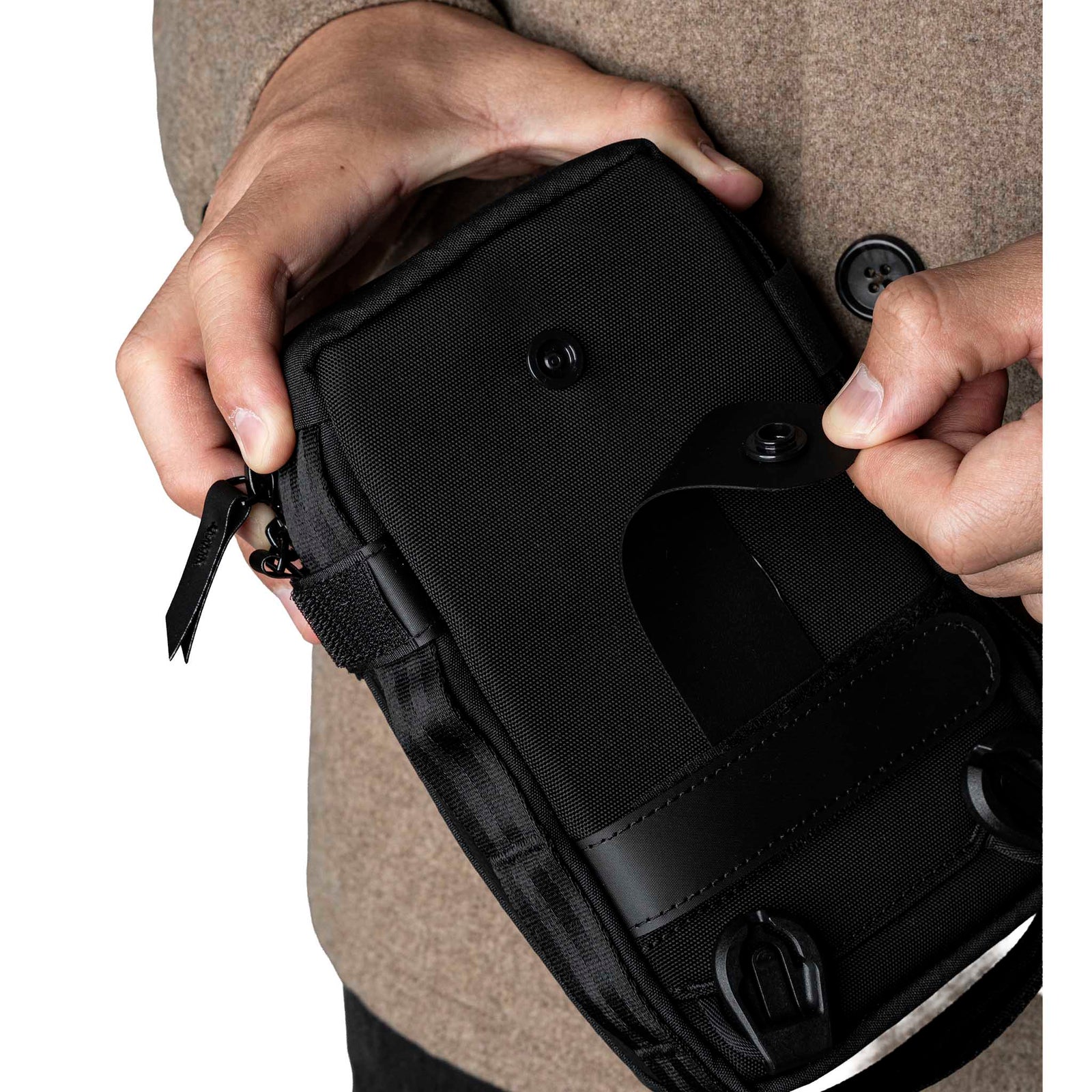 Modular Sling V2 Alpaka AD010740122 Sling Bags One Size / Black | Axogrid 300D