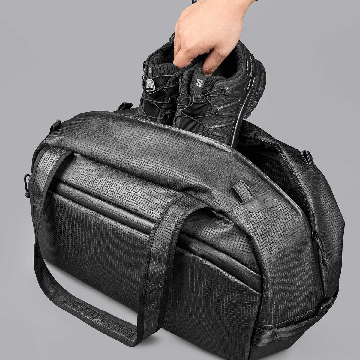 Momentum Duffle Alpaka AD010940132 Duffle Bags 35L / Axodyne Hybrid Black