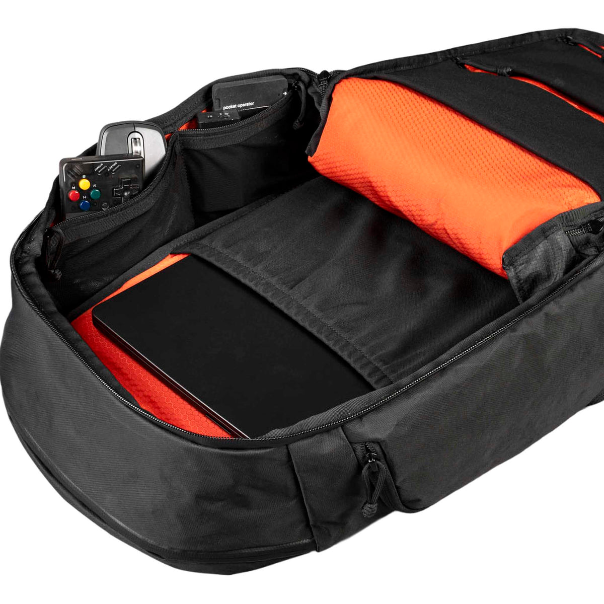 Traverse Backpack 30L Alpaka AA010860107 Backpacks 30L / Black X-Pac X42