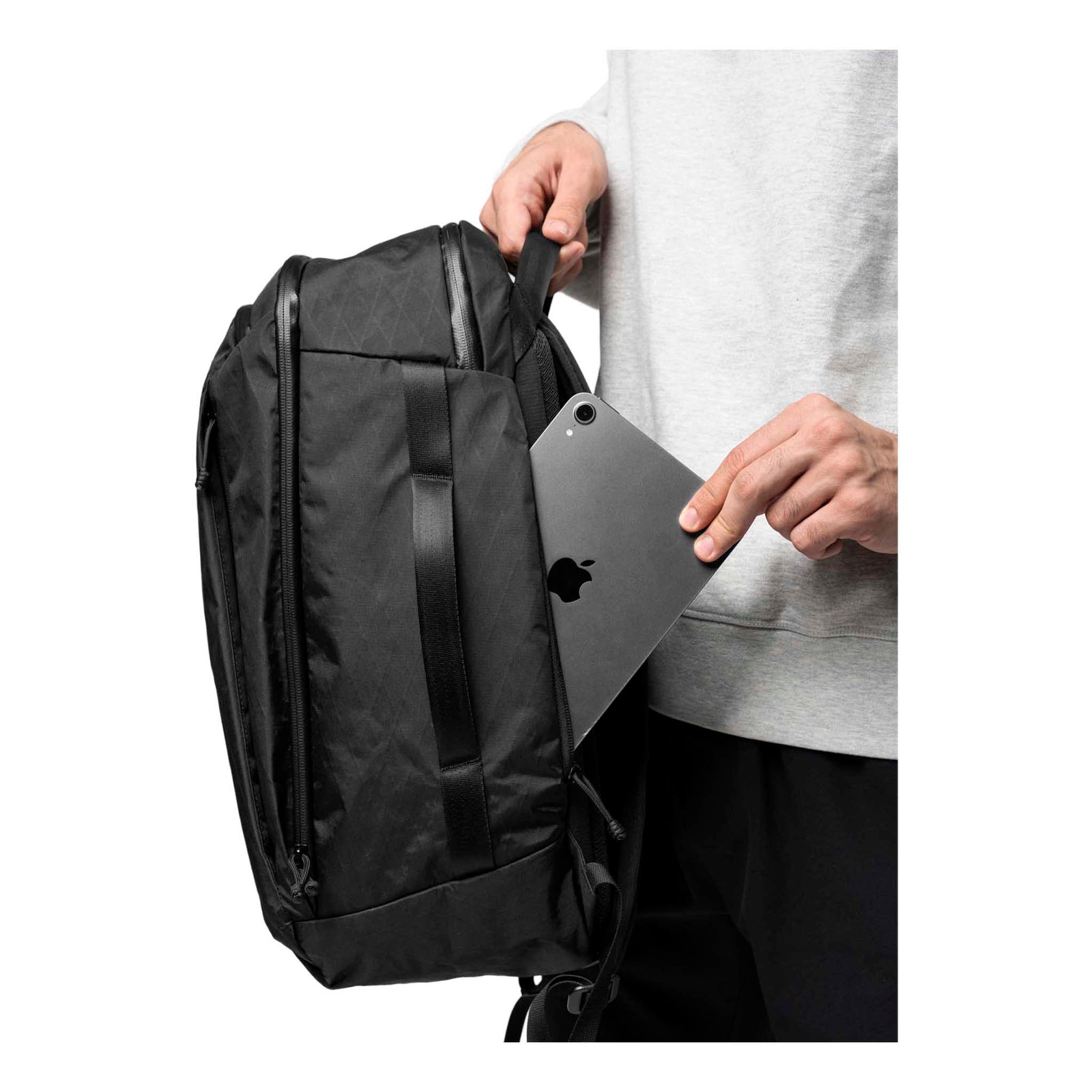 Traverse Backpack 30L Alpaka AA010860107 Backpacks 30L / Black X-Pac X42