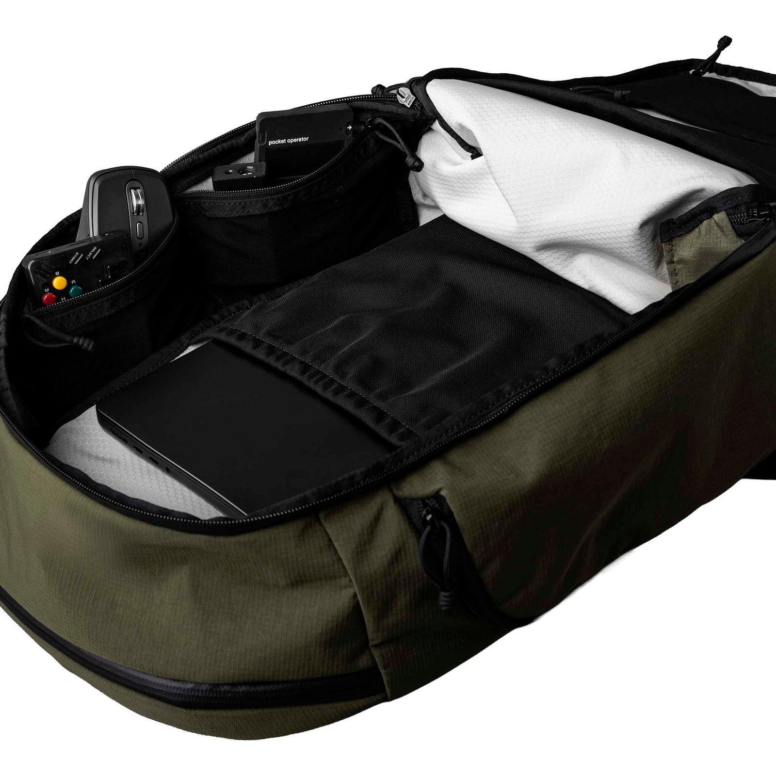 Traverse Backpack 30L Alpaka AA010860524 Backpacks 30L / Green | Axoflux 400D