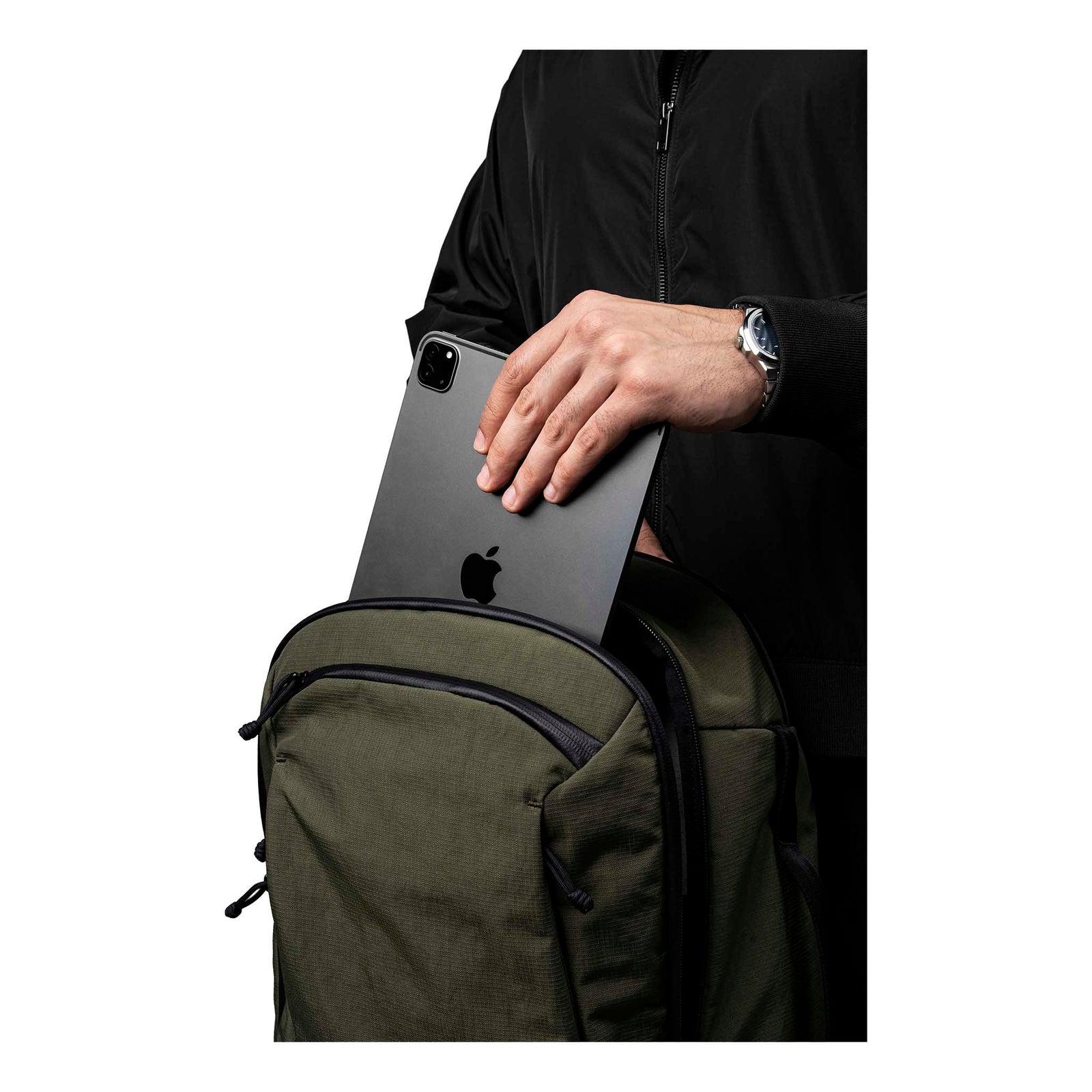 Traverse Backpack 30L Alpaka AA010860524 Backpacks 30L / Green | Axoflux 400D