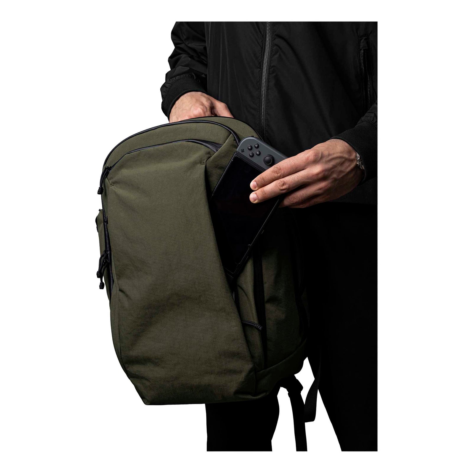 Traverse Backpack 30L Alpaka AA010860524 Backpacks 30L / Green | Axoflux 400D