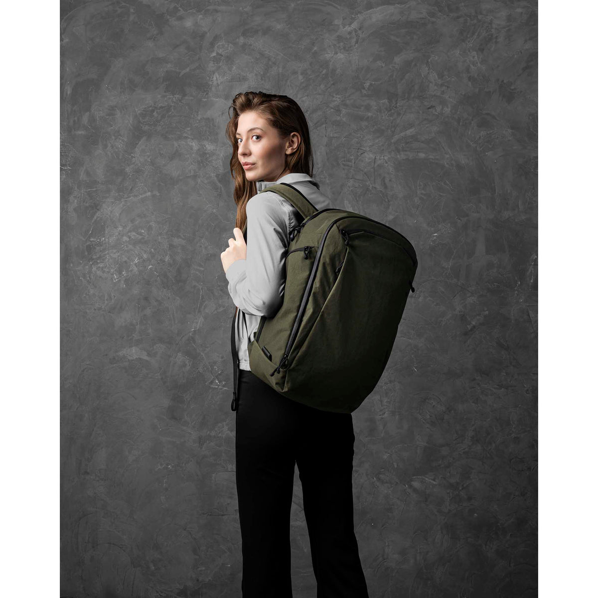 Traverse Backpack 30L Alpaka AA010860524 Backpacks 30L / Green | Axoflux 400D