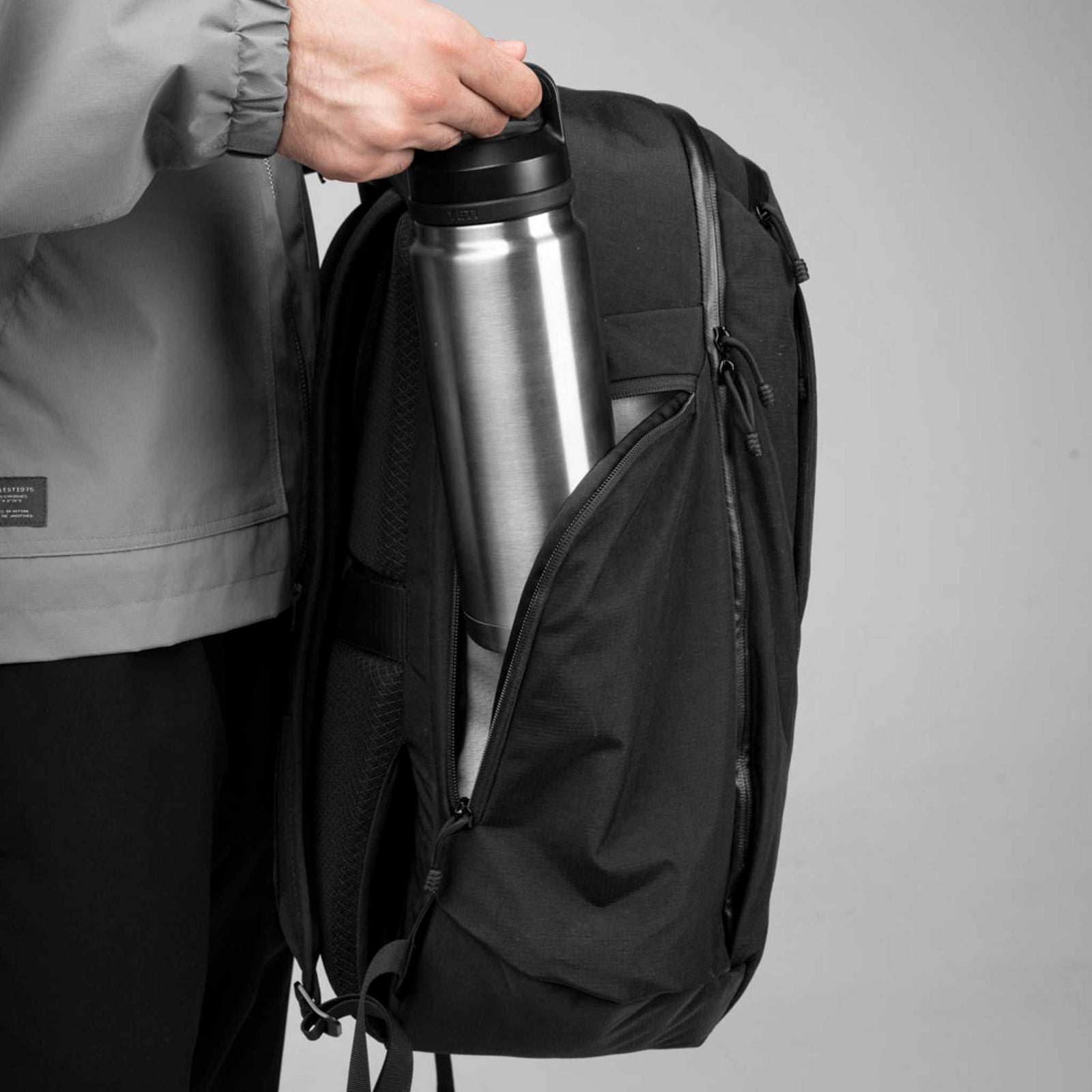 Traverse Backpack 38L Alpaka AA010900124 Backpacks 38L / Black Axoflux 400D Ripstop Nylon
