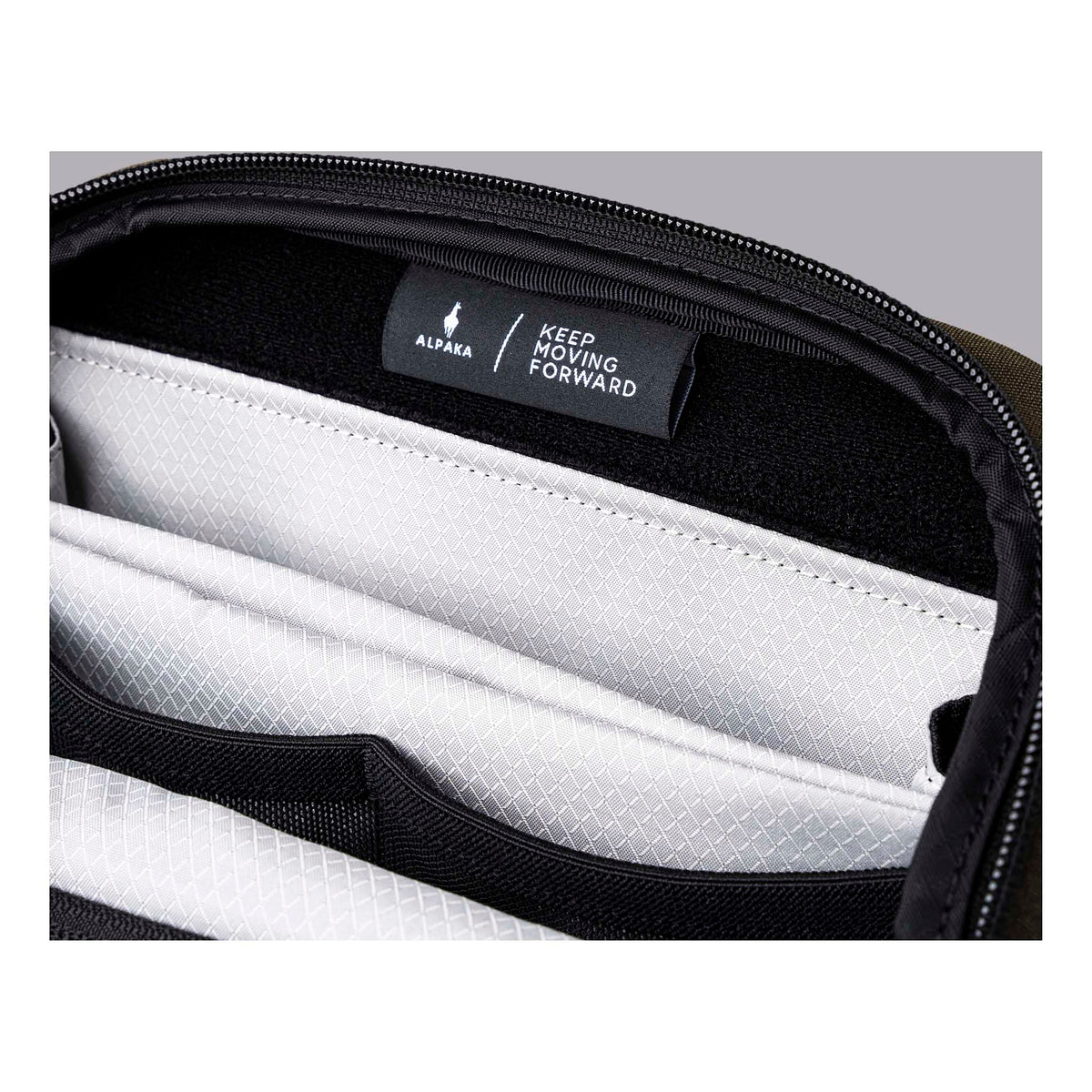 Vertex Pouch Mini Alpaka AD010730521 Tech Pouches 2L / Army Green | Axoflux 300D