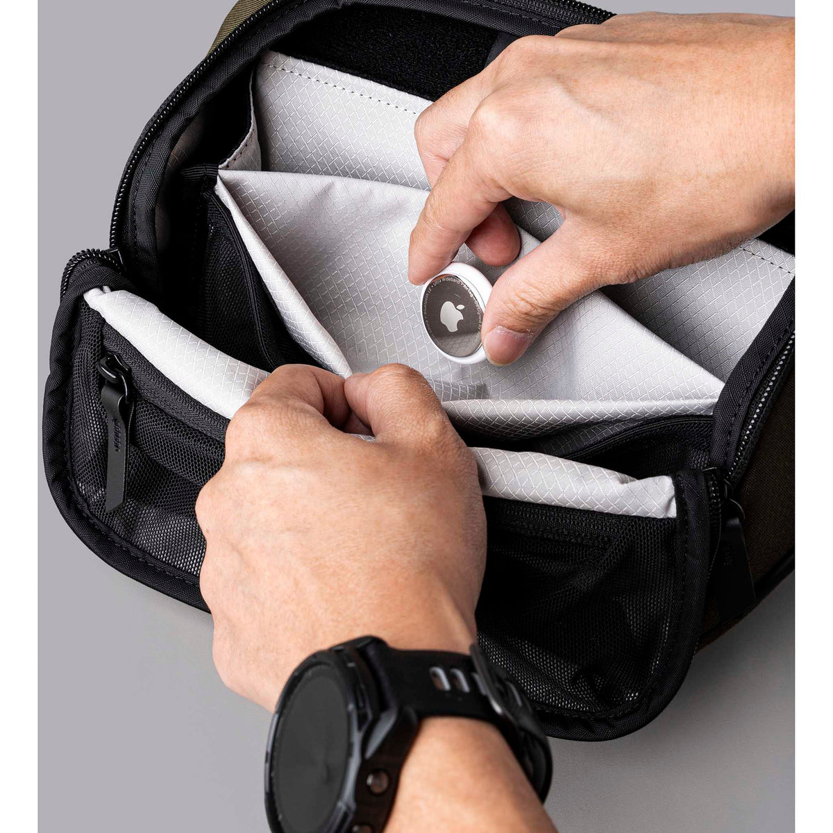 Vertex Pouch Mini Alpaka AD010730521 Tech Pouches 2L / Army Green | Axoflux 300D