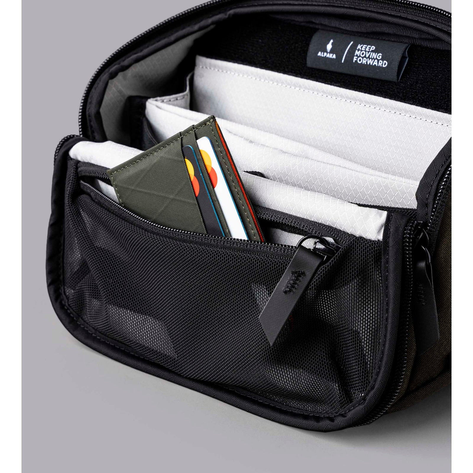 Vertex Pouch Mini Alpaka AD010730521 Tech Pouches 2L / Army Green | Axoflux 300D