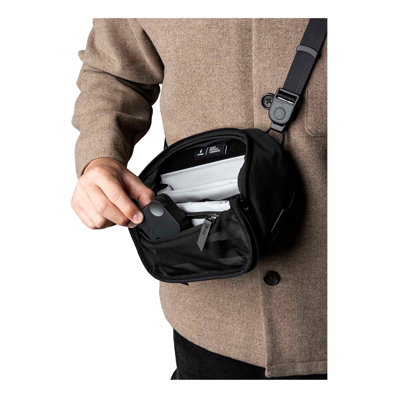 Vertex Pouch Mini Alpaka AD010730121 Tech Pouches 2L / Black | Axoflux 300D