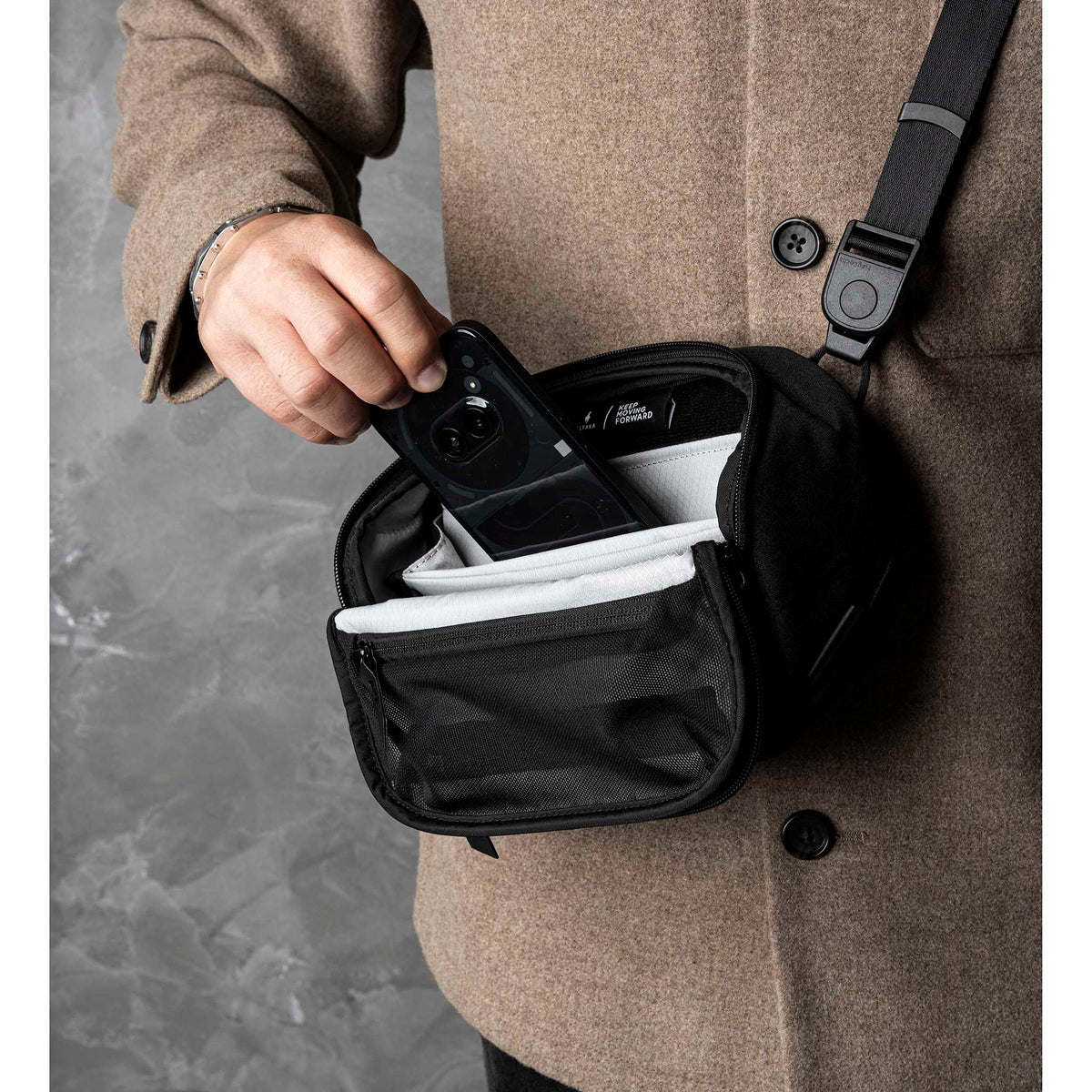 Vertex Pouch Mini Alpaka AD010730121 Tech Pouches 2L / Black | Axoflux 300D