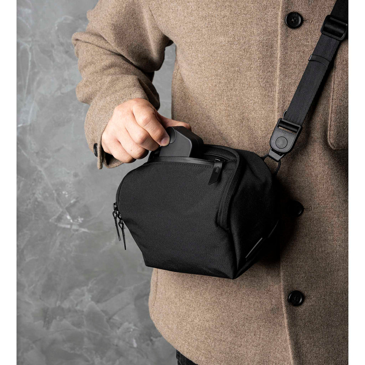 Vertex Pouch Mini Alpaka AD010730121 Tech Pouches 2L / Black | Axoflux 300D