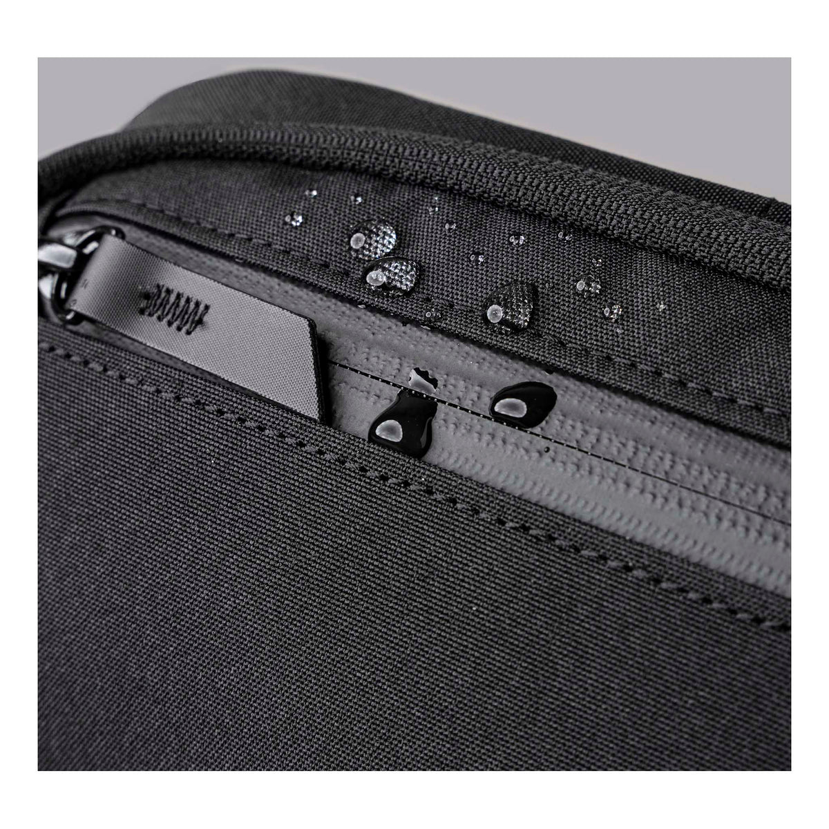 Vertex Pouch Mini Alpaka AD010730121 Tech Pouches 2L / Black | Axoflux 300D