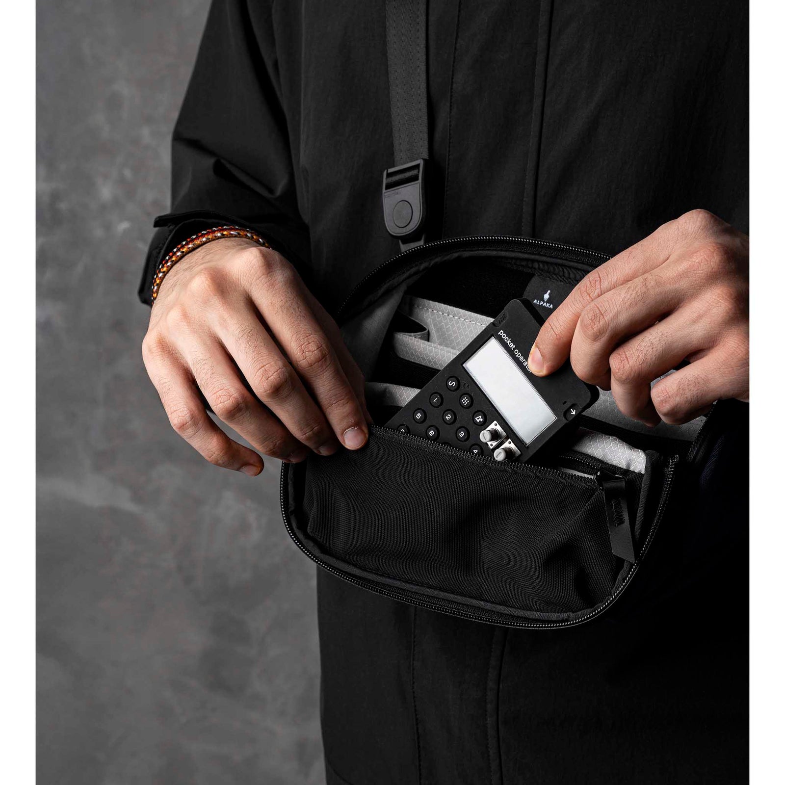 Vertex Pouch Mini Alpaka AD010730621 Tech Pouches 2L / Blue | Axoflux 300D