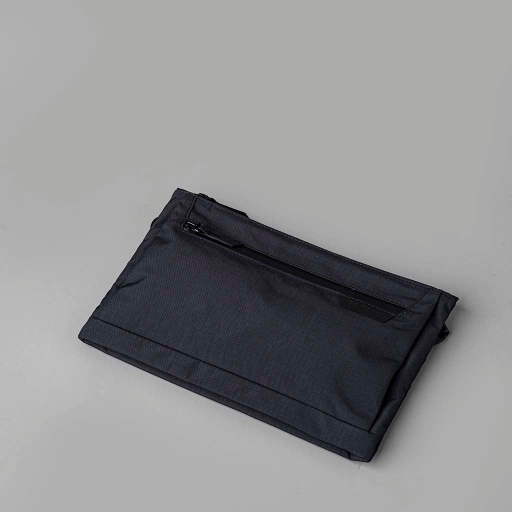 Zip Pouch Max v2 Alpaka AD010650118 Sling Bags 2L / Black | Axoflux 210D