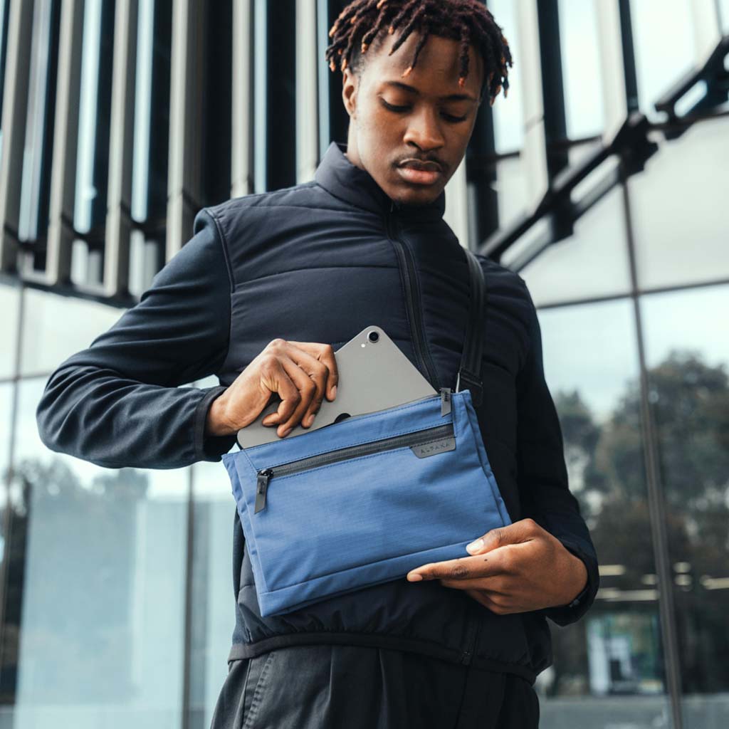 Zip Pouch Max v2 Alpaka AD010650618 Sling Bags 2L / Blue | Axoflux 210D