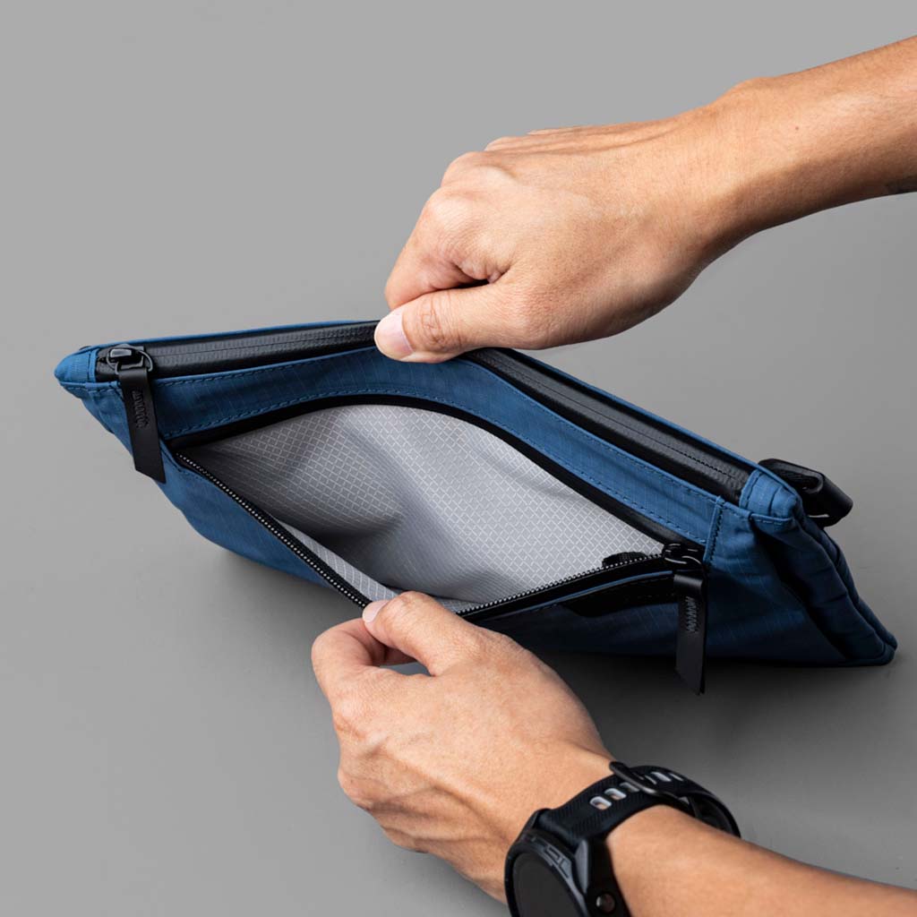 Zip Pouch Max v2 Alpaka AD010650618 Sling Bags 2L / Blue | Axoflux 210D