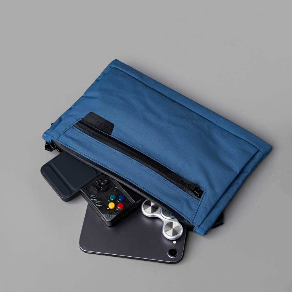 Zip Pouch Max v2 Alpaka AD010650618 Sling Bags 2L / Blue | Axoflux 210D