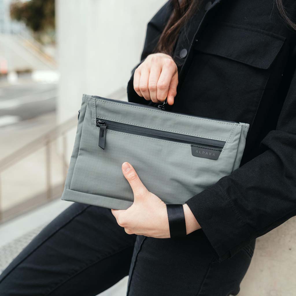 Zip Pouch Max v2 Alpaka AD010650218 Sling Bags 2L / Grey | Axoflux 210D